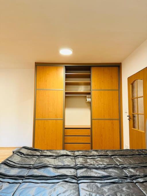 Family-Friendly Prague 5 Stay Bagian luar foto