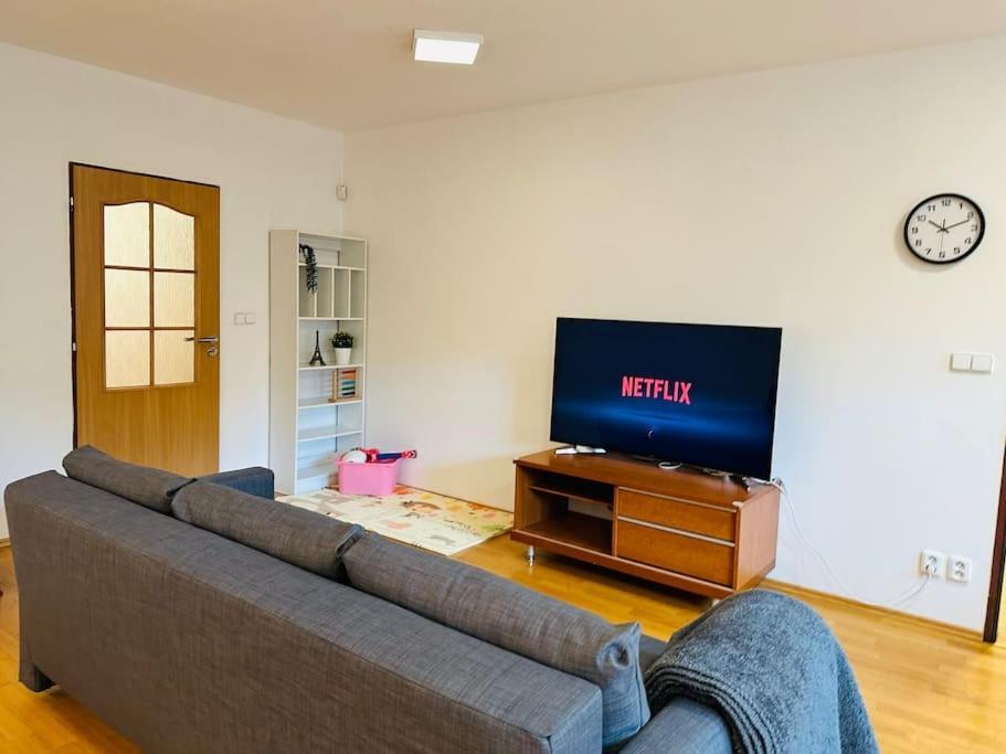 Family-Friendly Prague 5 Stay Bagian luar foto